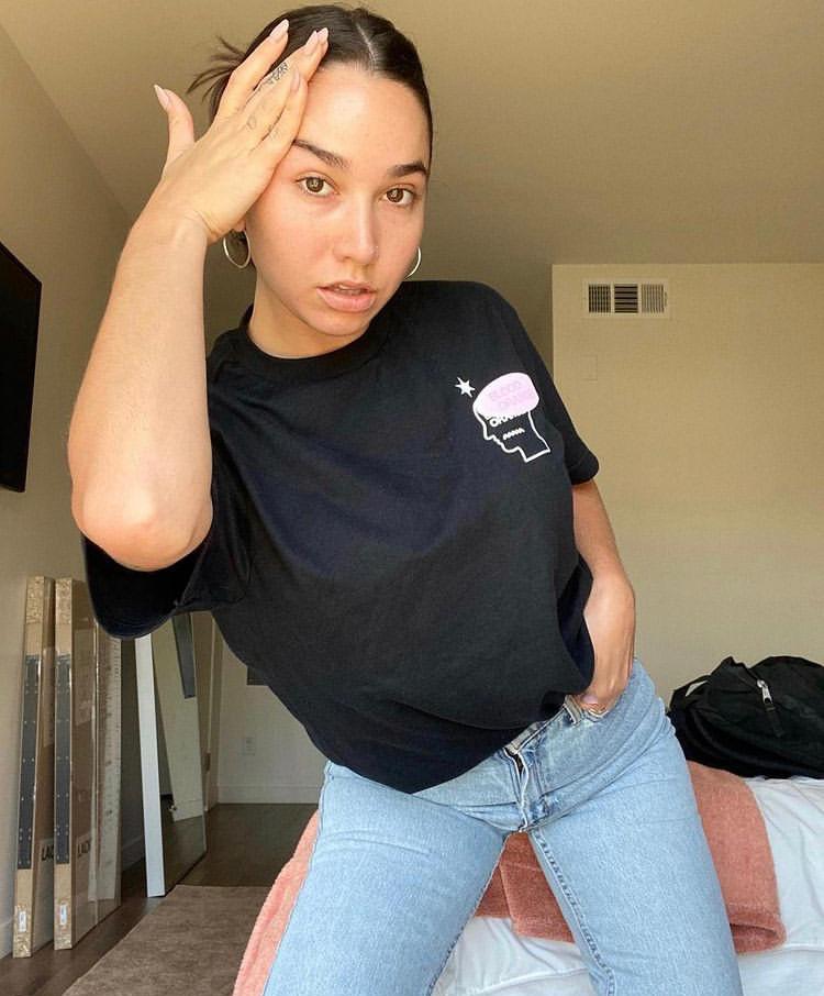 AM AVAILABLE FOR HOOKUP AM AVAILABLE FOR HOOKUP