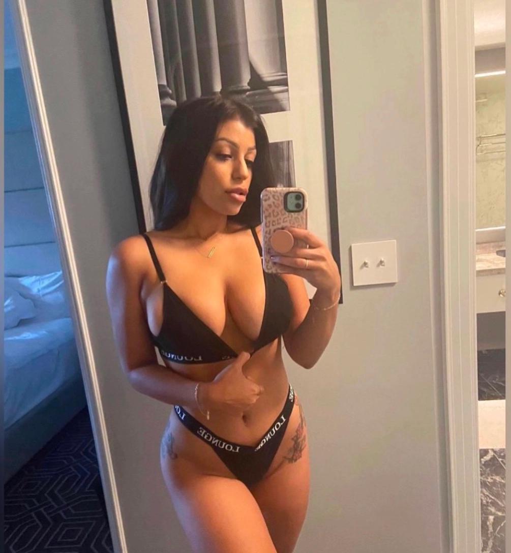 I’m down for hookup both indoor and outdoor I’m down for hookup both indoor and outdoor