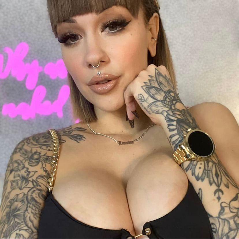 I’m a❤️professional 💯sexworker👅hit me up if you’re down to have fun💯🥰 I’m a❤️professional 💯sexworker👅hit me up if you’re down to have fun💯🥰