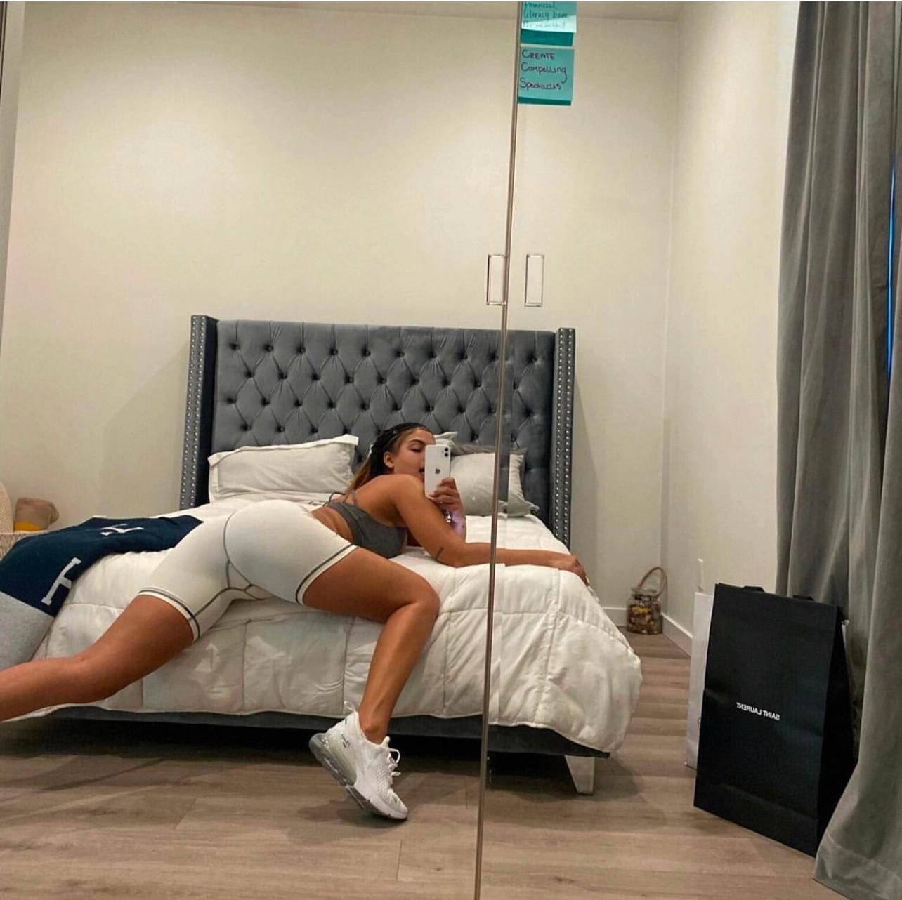 Sexiest and hottest in town to Fuck you good Sexiest and hottest in town to Fuck you good