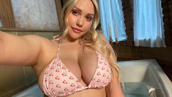 Hot and sexy body β€οΈπ₯ Hot and sexy body β€οΈπ₯