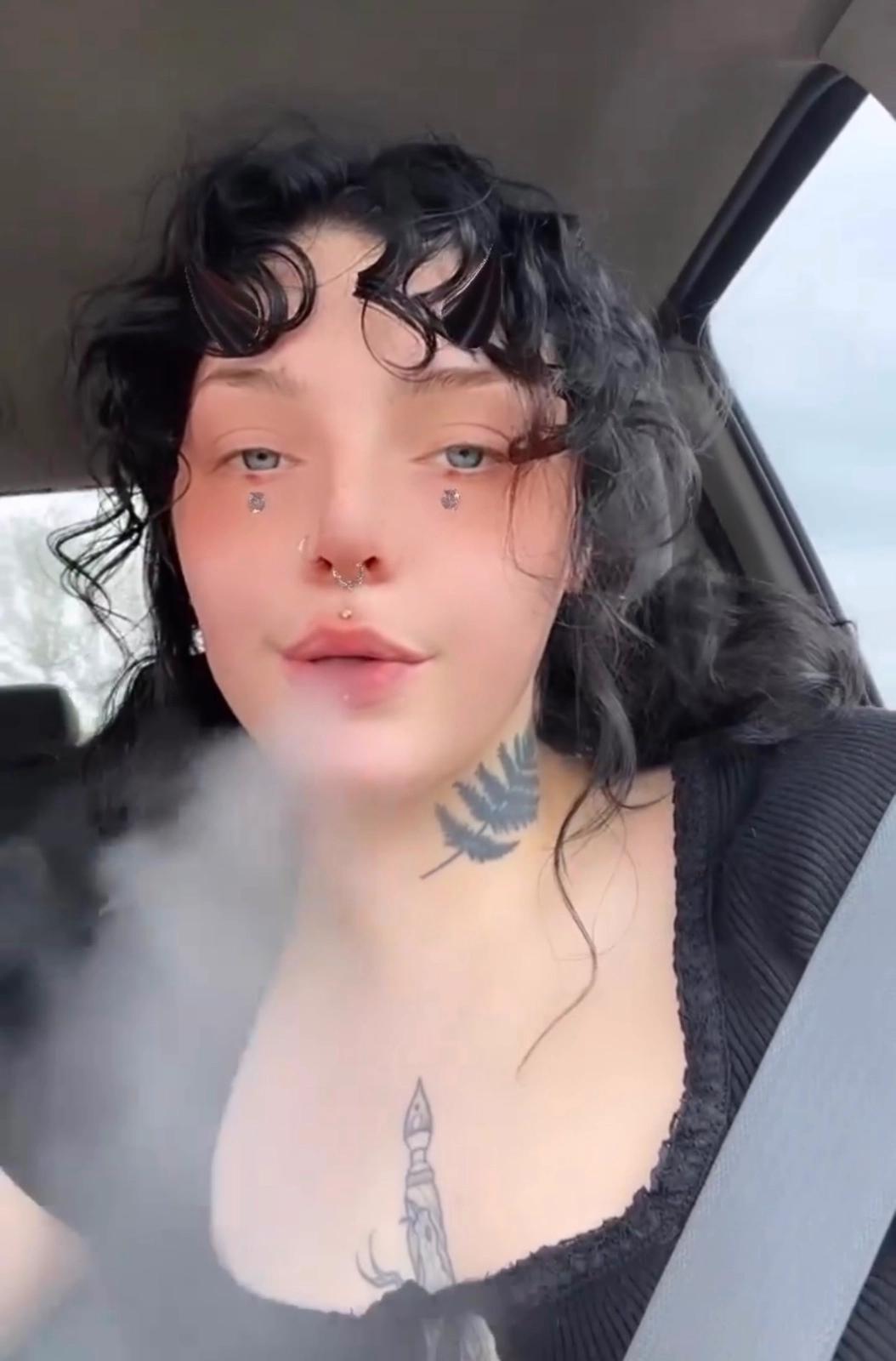 HOOKUP SEX AND SELL DRUGS HOOKUP SEX AND SELL DRUGS