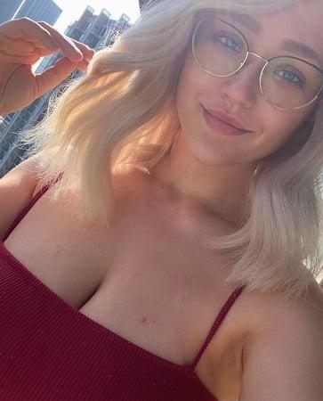 I'M AVAILABLE FOR BOTH INCALL AND OUTCALL SERVICE I'M AVAILABLE FOR BOTH INCALL AND OUTCALL SERVICE