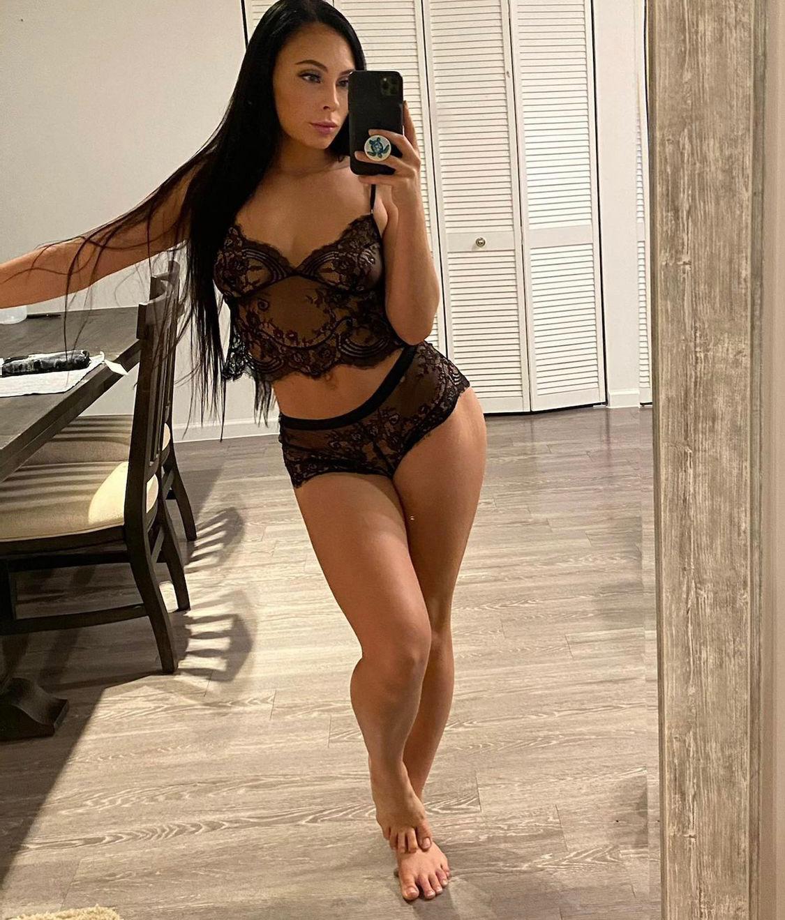 Am here for hookup sex fun only Am here for hookup sex fun only