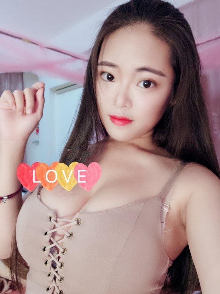 24 year old University student. escort service. sensual Body Rub 24 year old University student. escort service. sensual Body Rub