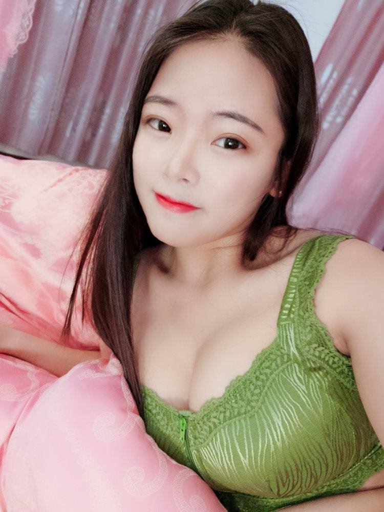 24 year old University student. escort service. sensual Body Rub 24 year old University student. escort service. sensual Body Rub