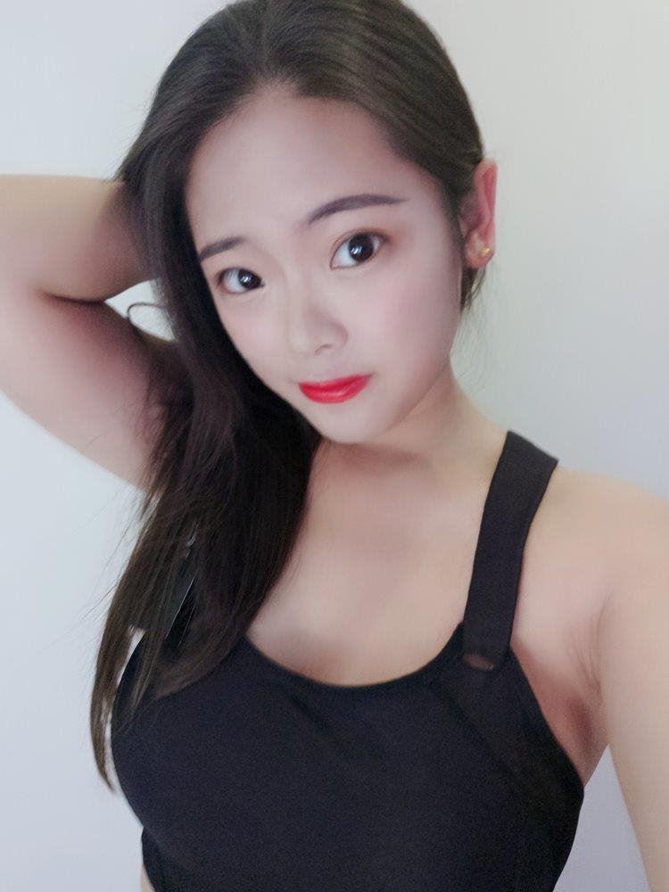 24 year old University student. escort service. sensual Body Rub 24 year old University student. escort service. sensual Body Rub