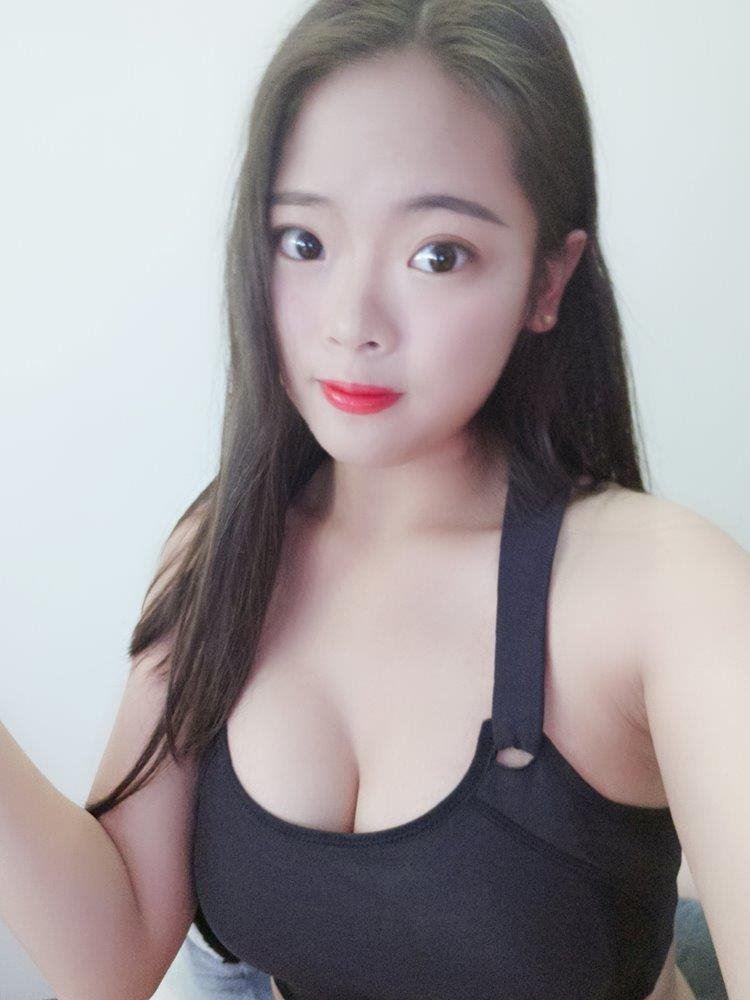 24 year old University student. escort service. sensual Body Rub 24 year old University student. escort service. sensual Body Rub