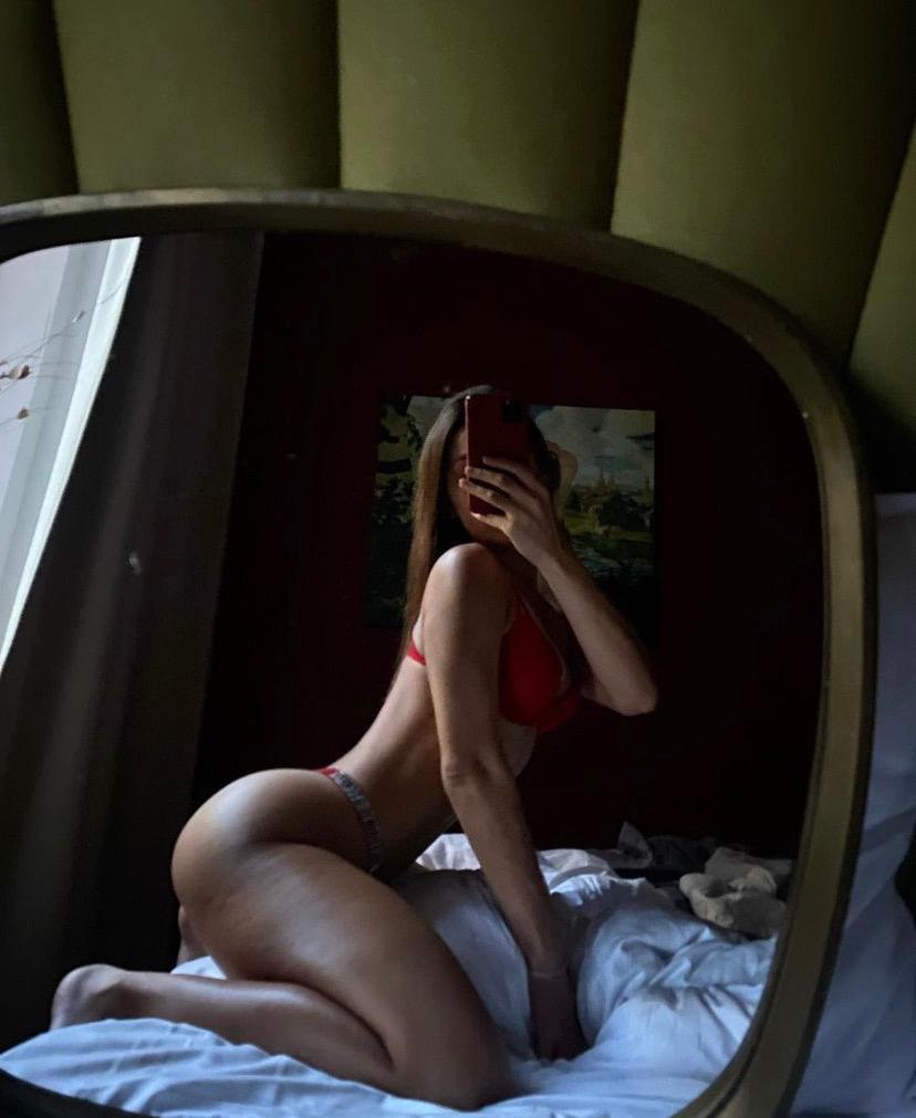 I’m a professional hooker and I’m independent available for out call and in call I’m a professional hooker and I’m independent available for out call and in call