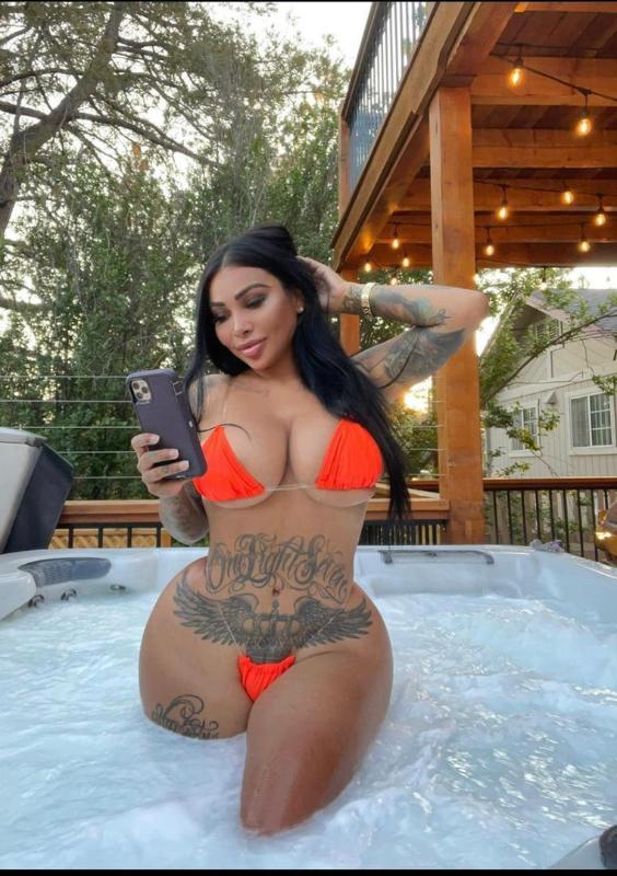 Hookup🥰🥰add me up on Snapchat Ann_whittenburg or text me (479) 329-7944