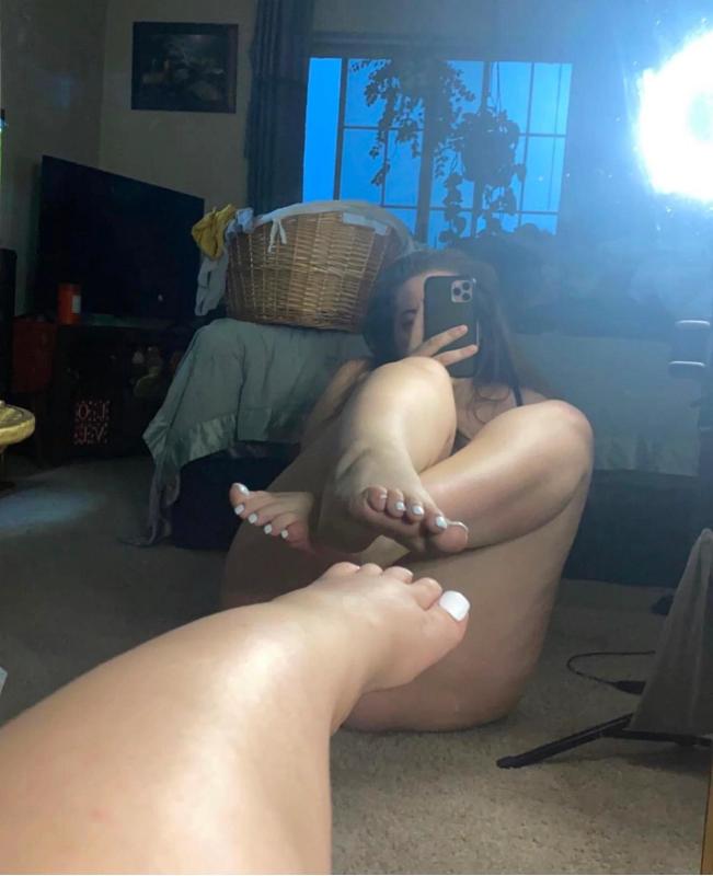 Hey ARE YOU LOOKING FOR A 100% REAL HOT SEXUAL 💦 👅 EXPERIENCE