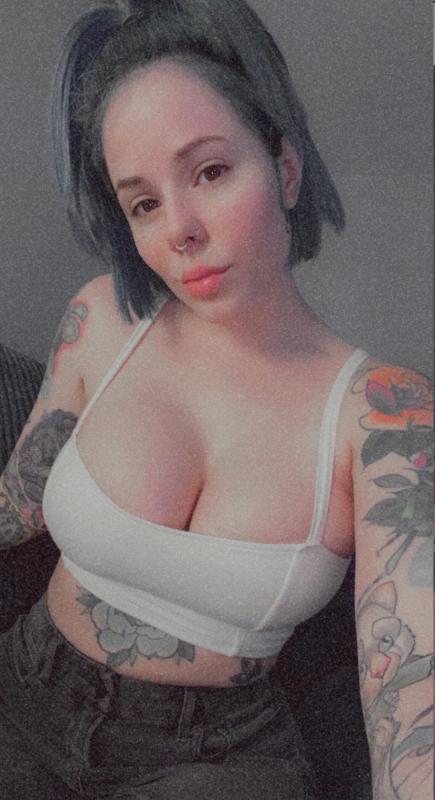AVAILABLE FOR HOOKUP AND EROTIC MASSAGE 💆‍♀️ 🍆👅🤩