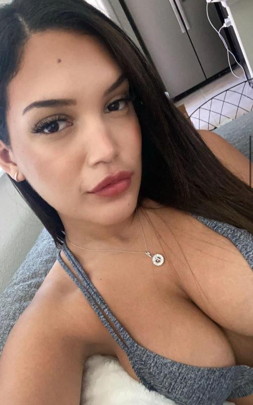 Available for hook up 🍆🍑