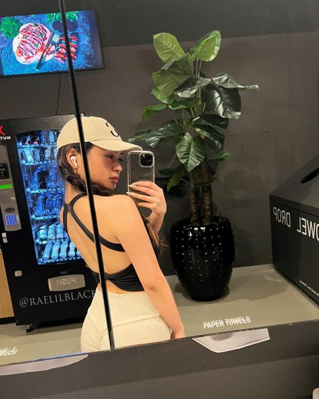 text me (281) 624-6987 am available right now 🔥Hott$exy Classy and Wet💦and🍆