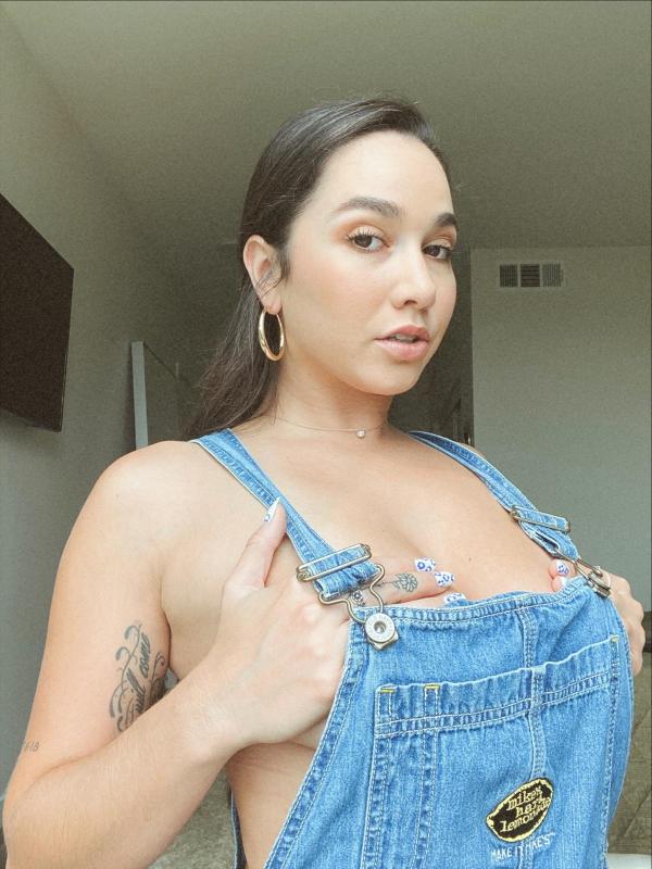 I’m BEAUTIFUL,SEXY ,and can give you what you want 🍑🍑