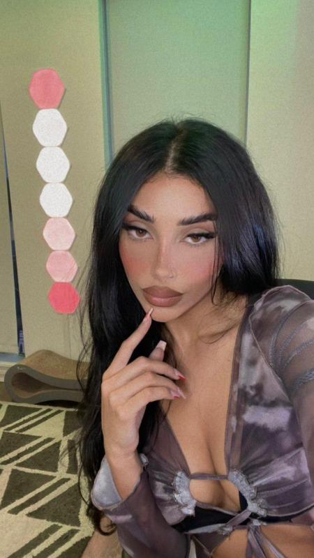 Hello Dumpings!! Keylee is Here to make you Lose Yourself in Delightful Sensatio
