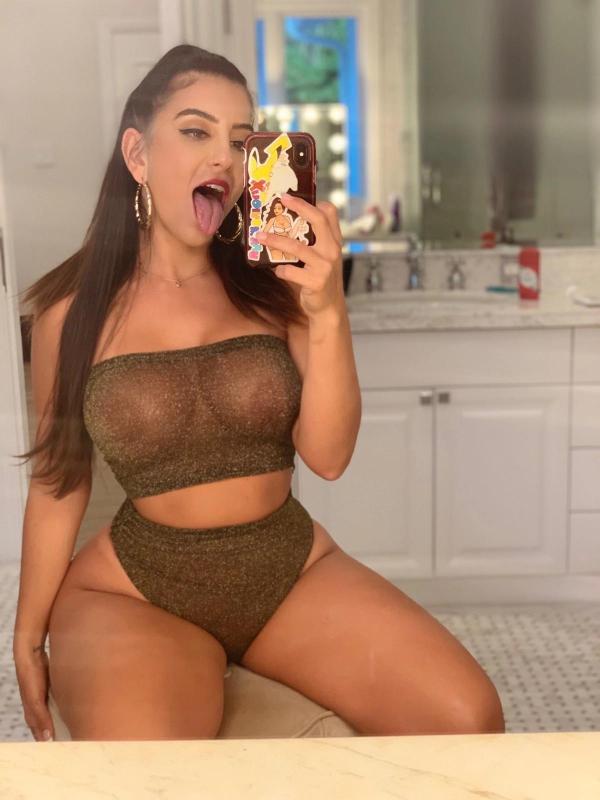 I’M AVAILABLE FOR HOOKUPS