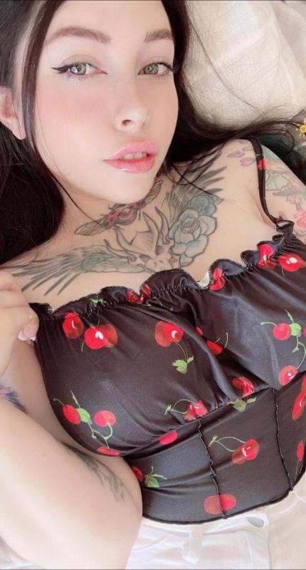 Available for fun 🍑Snapchat: oluwaseun_ay710,,,, cell phone: (517) 225-2340