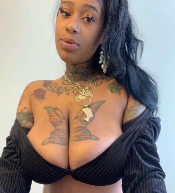 I offer bareback🍑🍆 ***** and oral **** 🥶 Doggy style