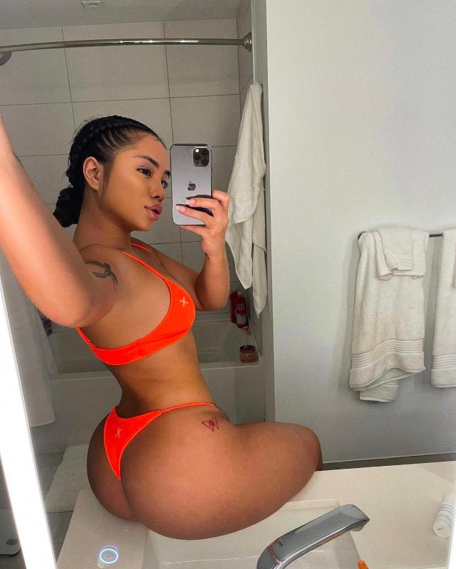 I’m available for hook up 🍆🍑💦🍆🍑🍑💦🍆