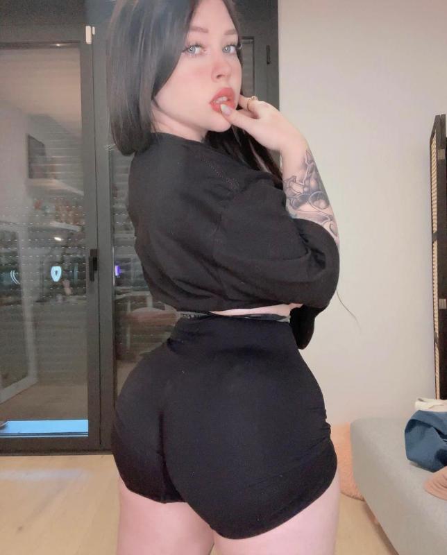 Available for fun 🍑🍆🍑🍆