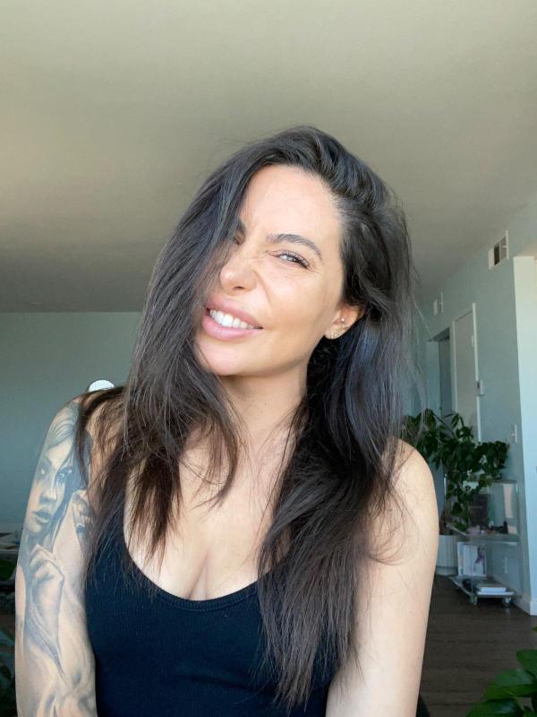 I'm available for hookup, kindly text me on whatsapp +44 7537169524