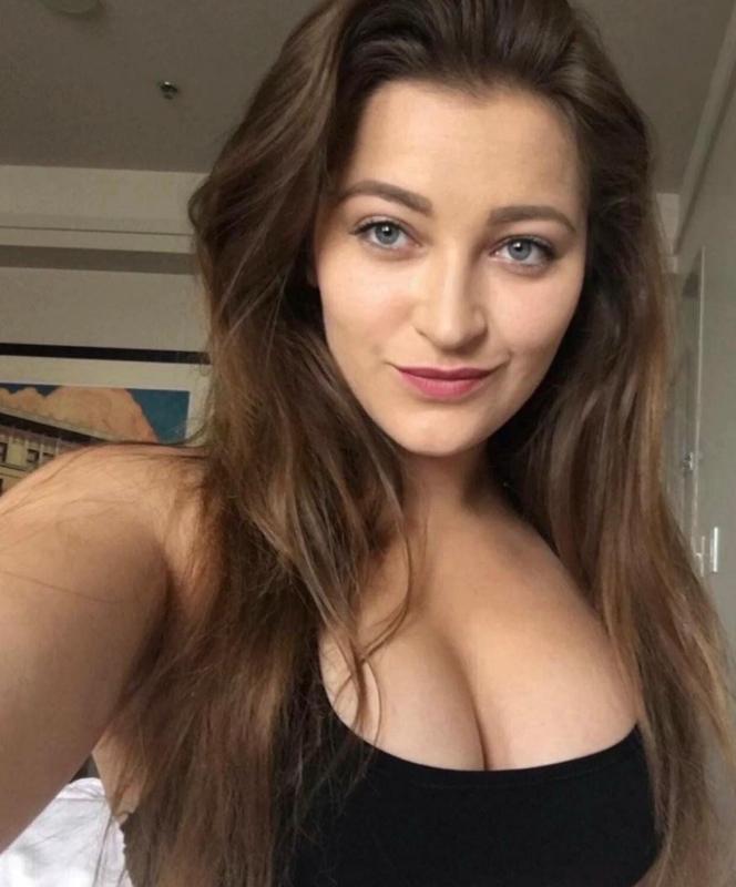 Hey there I’m available to have fun 👅🍆🍆😍