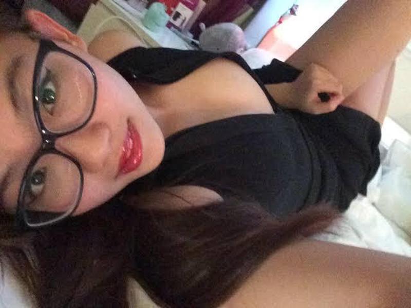 I'm available for naughty fun like Sexting🍆🍆 fun till you cum with