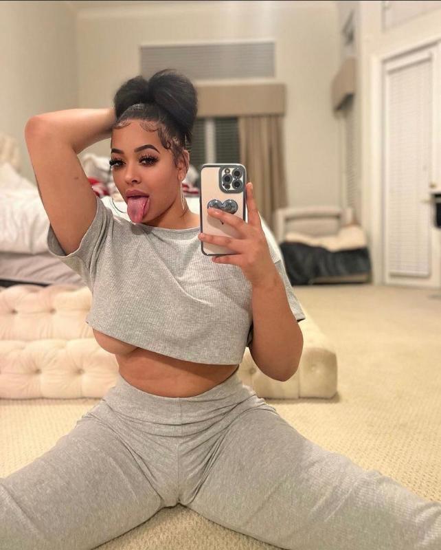 AVAILABLE FOR FUN 🍆 👅💦