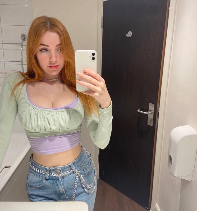 Hey there I’m available for fun 🥰🥰🍆😘