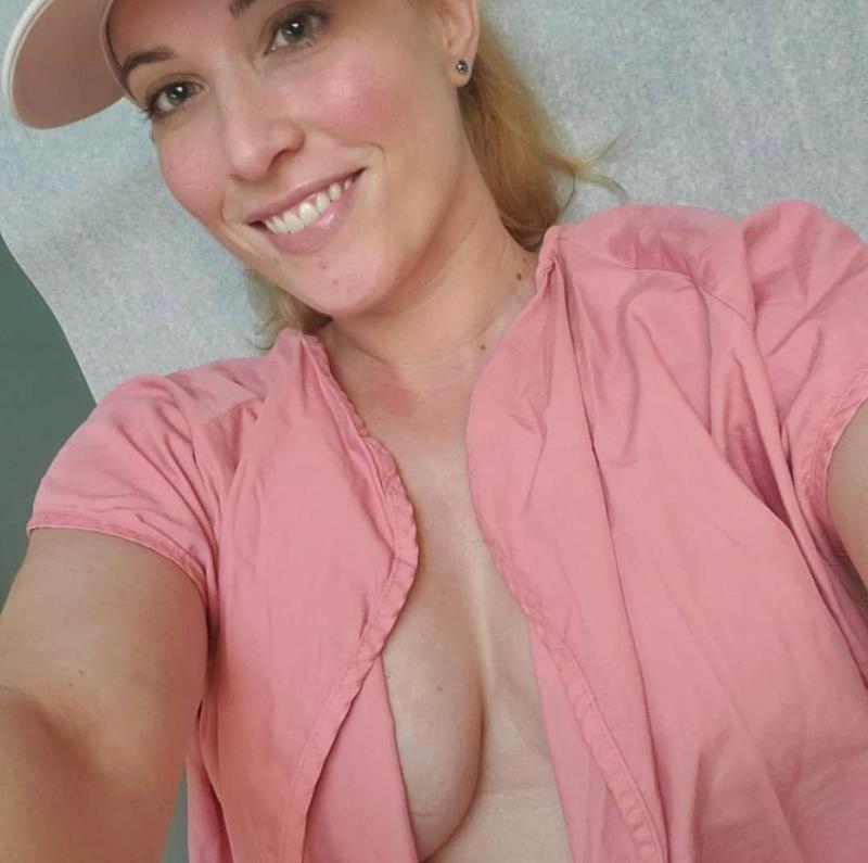 Escort (I'm Available). (847) 264-4166