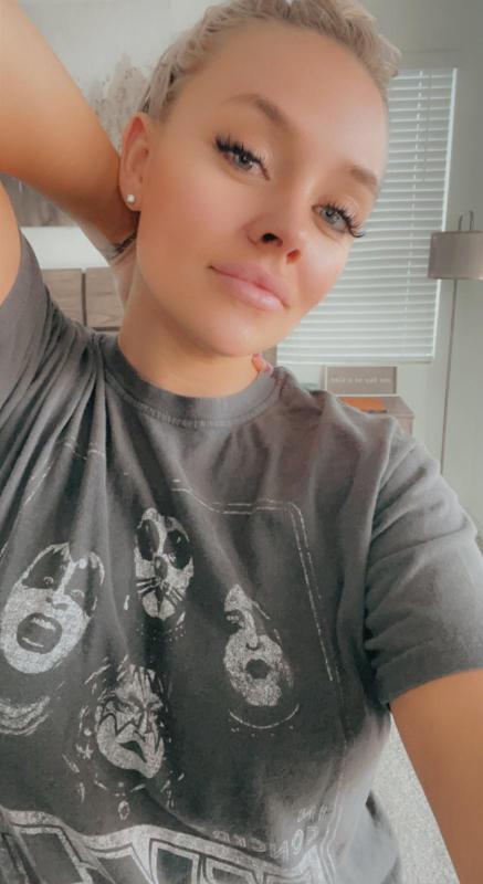 Make you cum. Make me squirt😍🥰😊