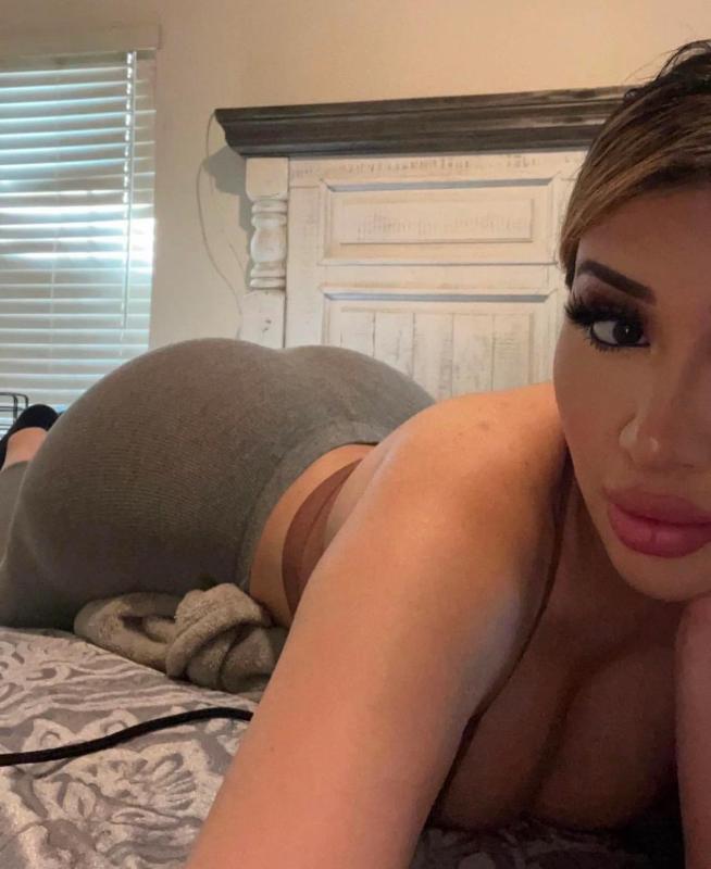 Escort Available for hookup service