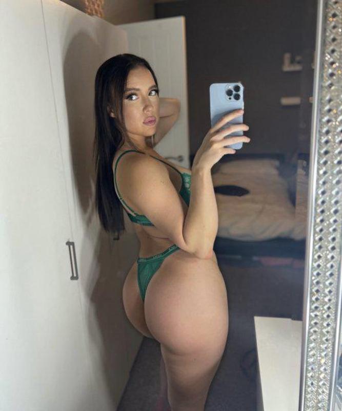 I’m available 24/7. You can text me on instagram : eva_j2023