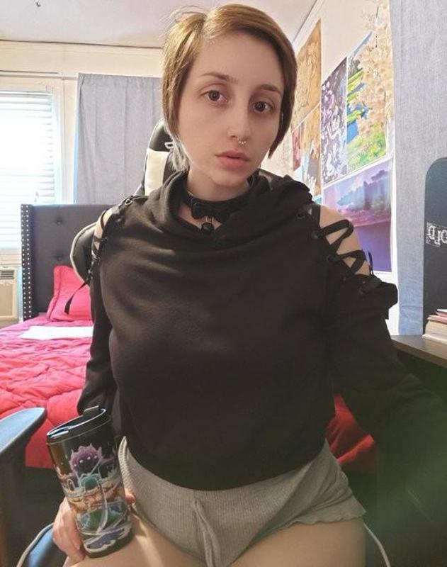 Hi I’m chloe really sweet and polite I am down for any thing hook up 🍆🍆