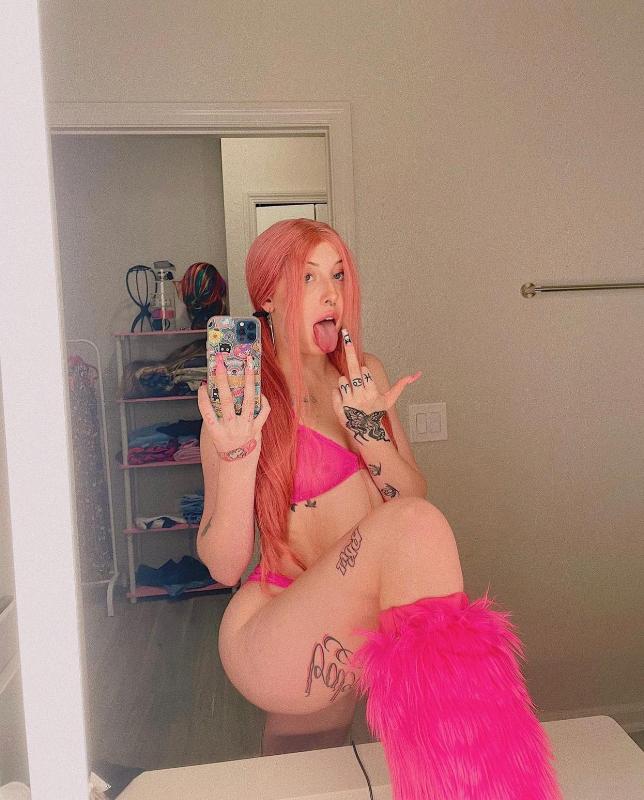 Escort ready for hook ups