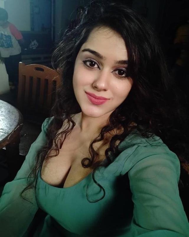 Call Girls In Sadarpur Noida-78388|60884-Top Escorts Service In Delhi Ncr-