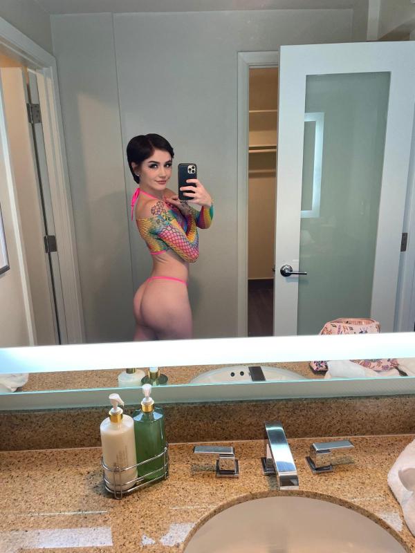 I am available right now YoungHott$exy Classy and Wettext me (402) 519-2683