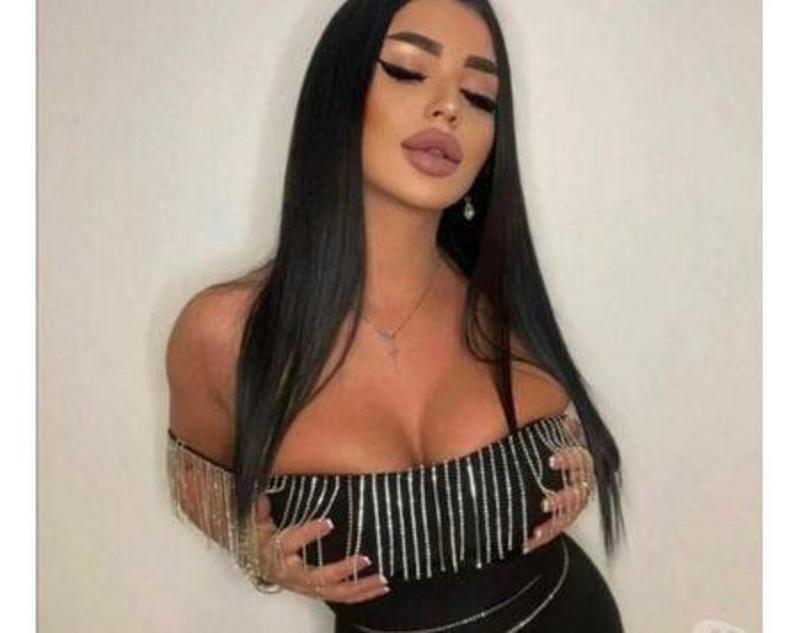 Emma HOT GIRL NEW IN TOWN